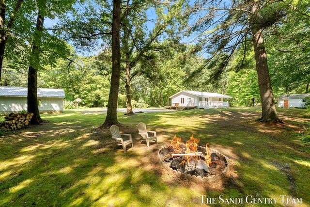 4536 Dalson Road, Twin Lake, MI 49457