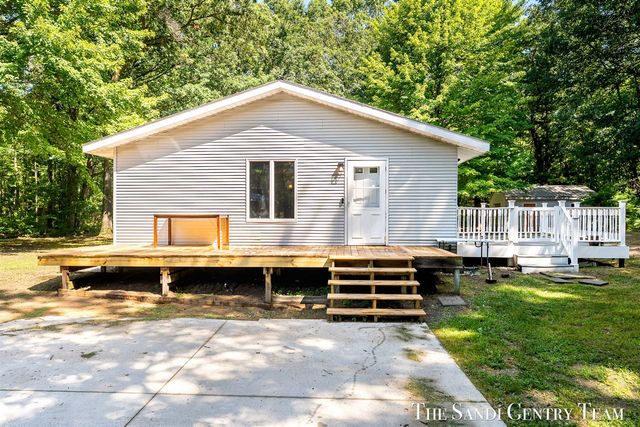 4536 Dalson Road, Twin Lake, MI 49457