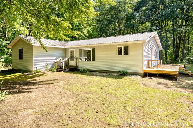 4536 Dalson Road, Twin Lake, MI 49457