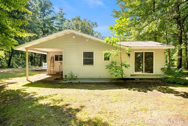 4536 Dalson Road, Twin Lake, MI 49457