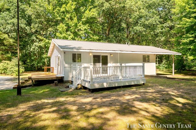 4536 Dalson Road, Twin Lake, MI 49457