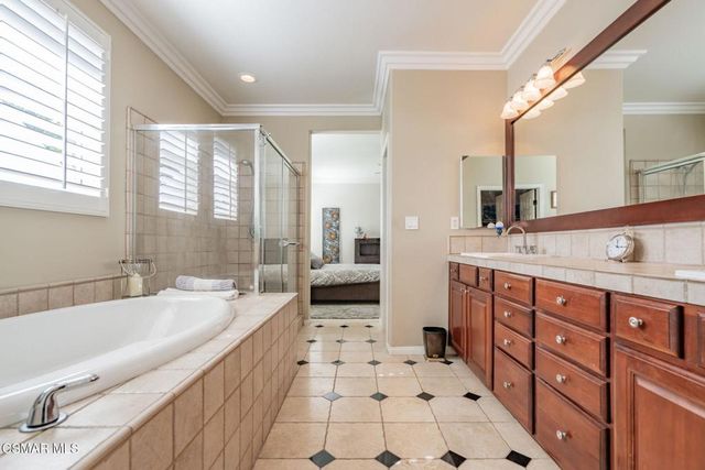 649 Eisenhower Way, Simi Valley, CA 93065