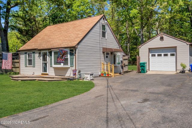 437 Shady Lane, Howell, NJ 07731