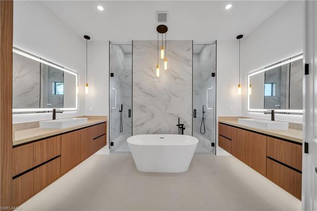 4006 SW 25th CT, Cape Coral, FL 33914