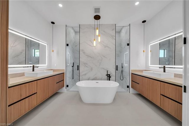 4006 SW 25th CT, Cape Coral, FL 33914