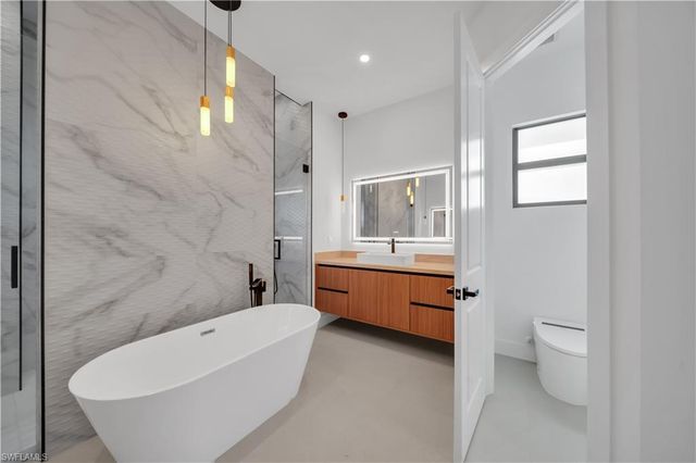 4006 SW 25th CT, Cape Coral, FL 33914