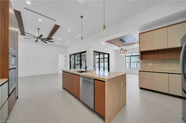 4006 SW 25th CT, Cape Coral, FL 33914