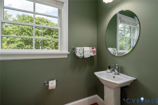 7113 Pinetree Rd, Henrico, VA 23229