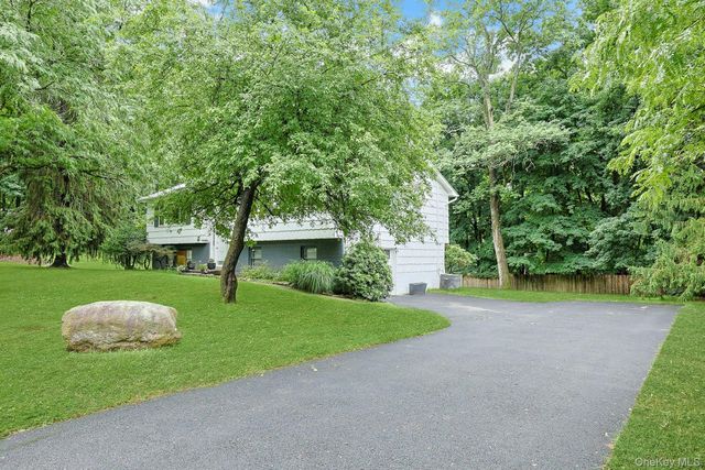 1 Long Meadow Drive, Monsey, NY 10952