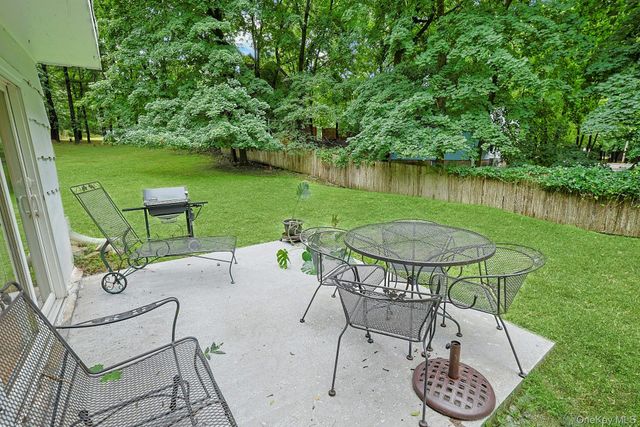 1 Long Meadow Drive, Monsey, NY 10952