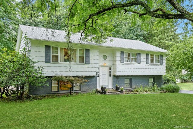 1 Long Meadow Drive, Monsey, NY 10952