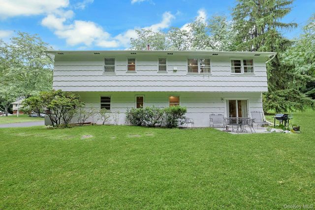1 Long Meadow Drive, Monsey, NY 10952