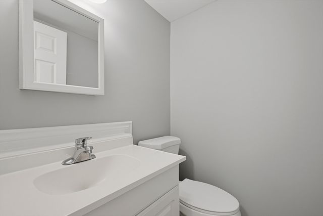 167 Greenbrook Dr 167, Stoughton, MA 02072
