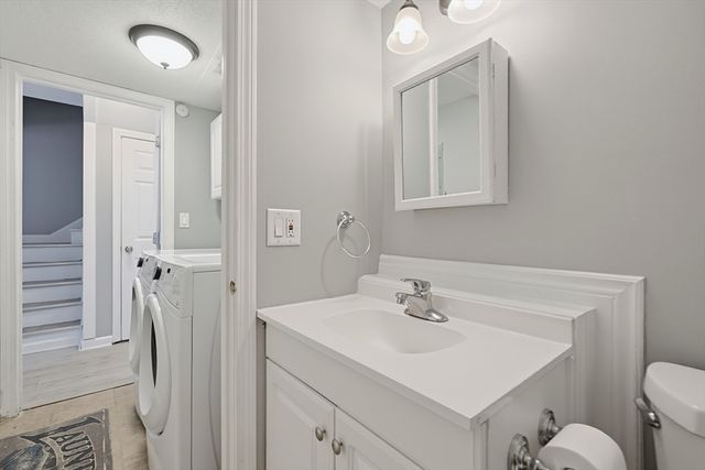 167 Greenbrook Dr 167, Stoughton, MA 02072