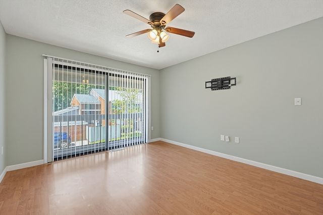 167 Greenbrook Dr 167, Stoughton, MA 02072