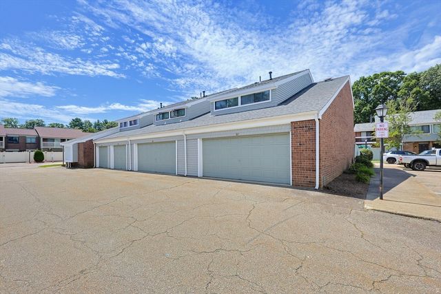 167 Greenbrook Dr 167, Stoughton, MA 02072