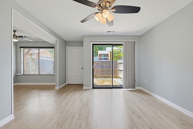 167 Greenbrook Dr 167, Stoughton, MA 02072