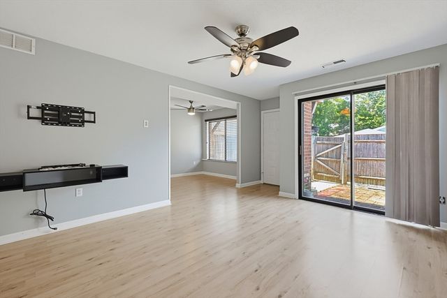 167 Greenbrook Dr 167, Stoughton, MA 02072