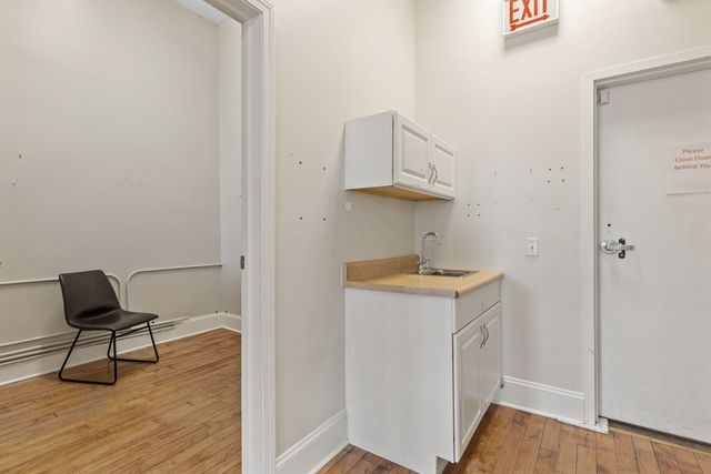 1404 W FULTON Street, Chicago, IL 60607