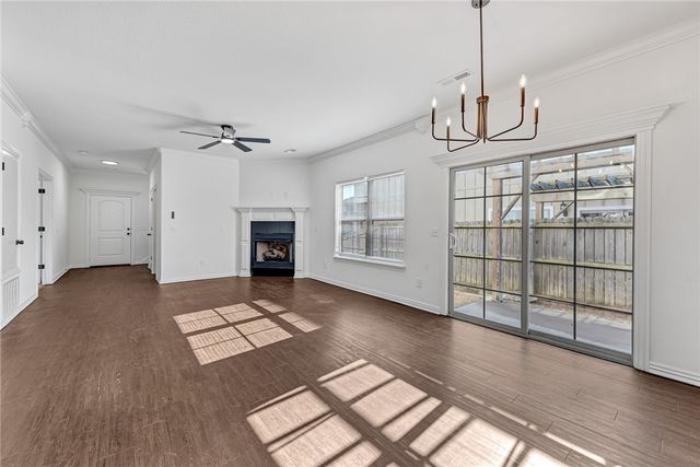 729 N Wordsworth Lane, Fayetteville, AR 72704