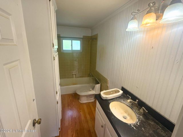 8407 Brownsboro Rd, Louisville, KY 40241