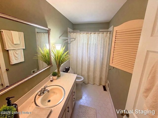 8407 Brownsboro Rd, Louisville, KY 40241