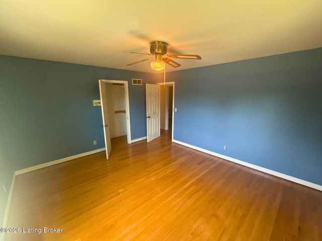 8407 Brownsboro Rd, Louisville, KY 40241
