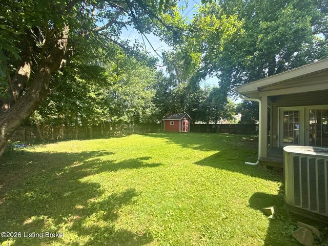 8407 Brownsboro Rd, Louisville, KY 40241