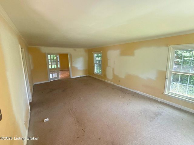 8407 Brownsboro Rd, Louisville, KY 40241