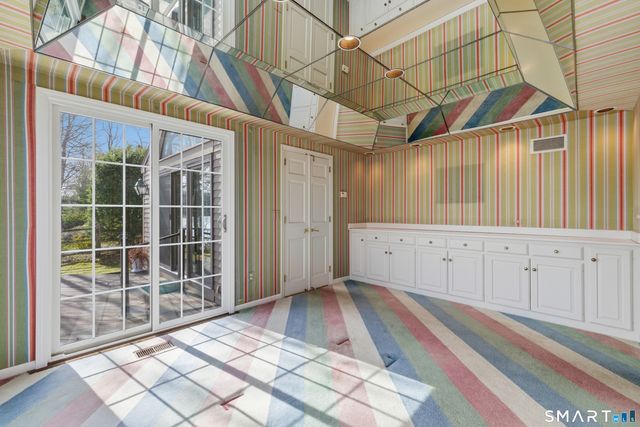 124 Woodpond Road, Farmington, CT 06107