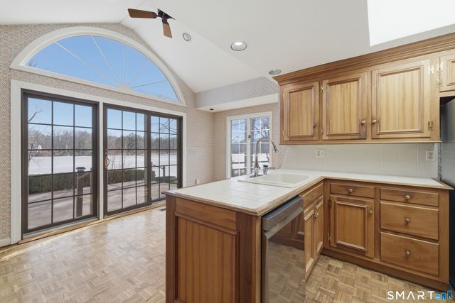 124 Woodpond Road, Farmington, CT 06107