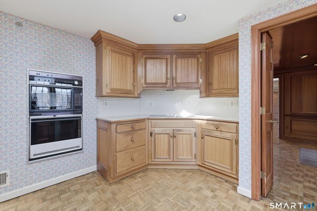 124 Woodpond Road, Farmington, CT 06107