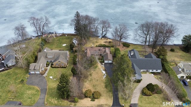 124 Woodpond Road, Farmington, CT 06107