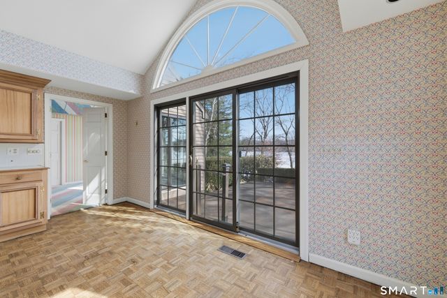 124 Woodpond Road, Farmington, CT 06107