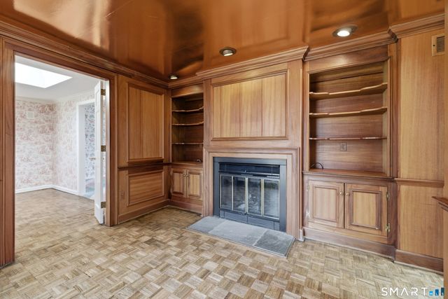 124 Woodpond Road, Farmington, CT 06107