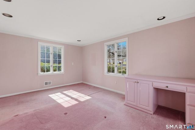 124 Woodpond Road, Farmington, CT 06107