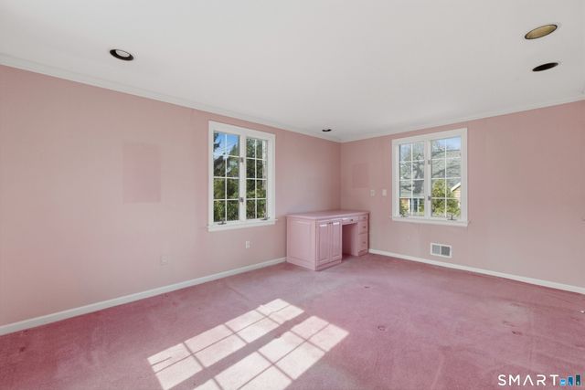 124 Woodpond Road, Farmington, CT 06107