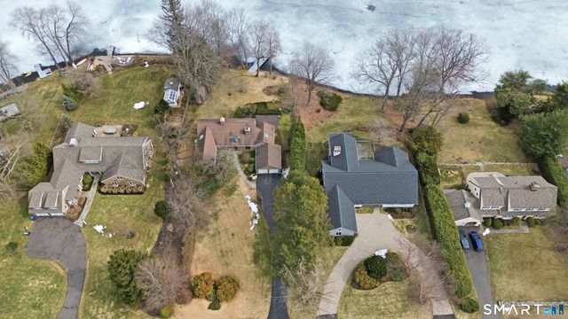 124 Woodpond Road, Farmington, CT 06107