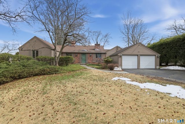 124 Woodpond Road, Farmington, CT 06107