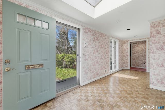 124 Woodpond Road, Farmington, CT 06107