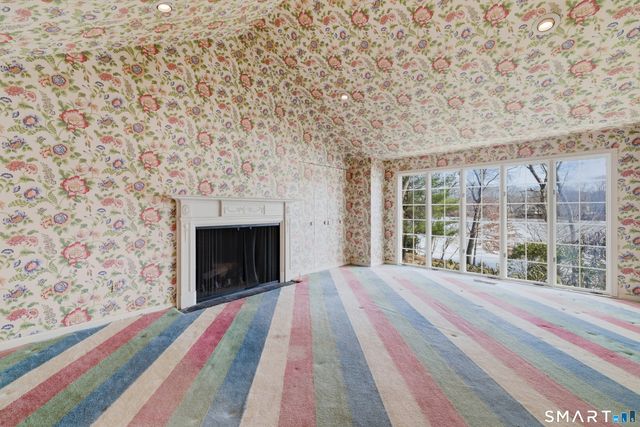 124 Woodpond Road, Farmington, CT 06107