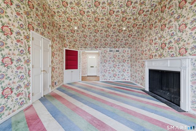 124 Woodpond Road, Farmington, CT 06107