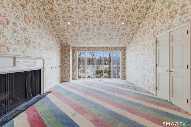 124 Woodpond Road, Farmington, CT 06107