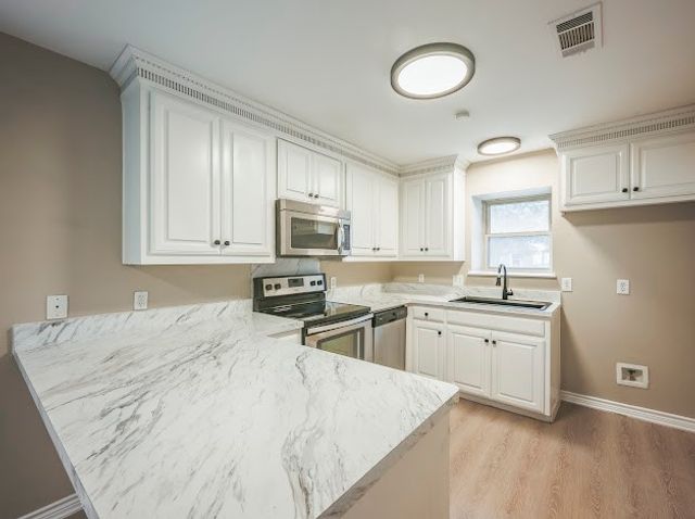 914 Hillside Lane, Flower Mound, TX 75028
