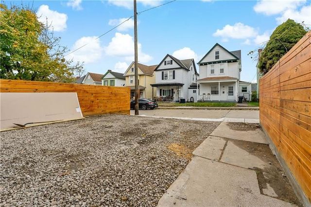 618 Boggs Ave, Mt Washington, PA 15211