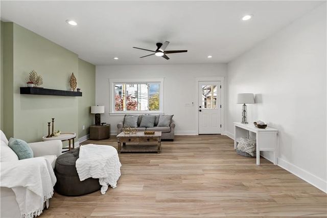 618 Boggs Ave, Mt Washington, PA 15211