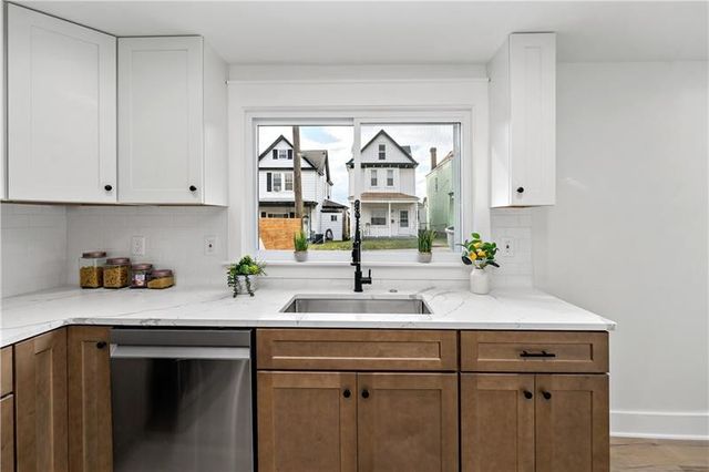 618 Boggs Ave, Mt Washington, PA 15211