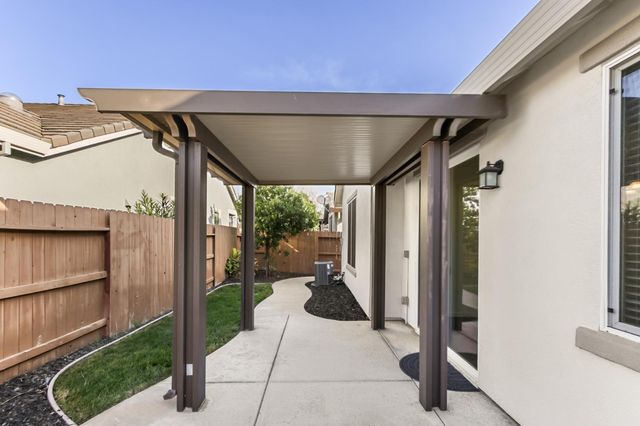 9984 Westminister, Elk Grove, CA 95757