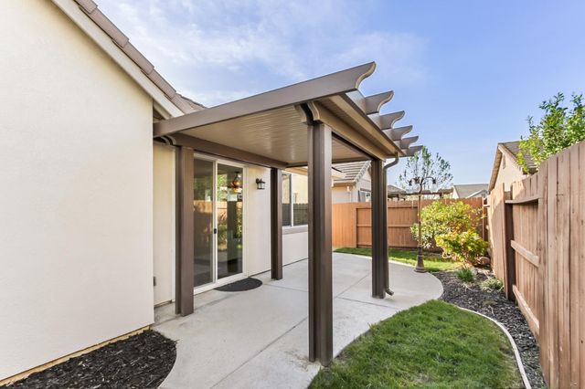 9984 Westminister, Elk Grove, CA 95757