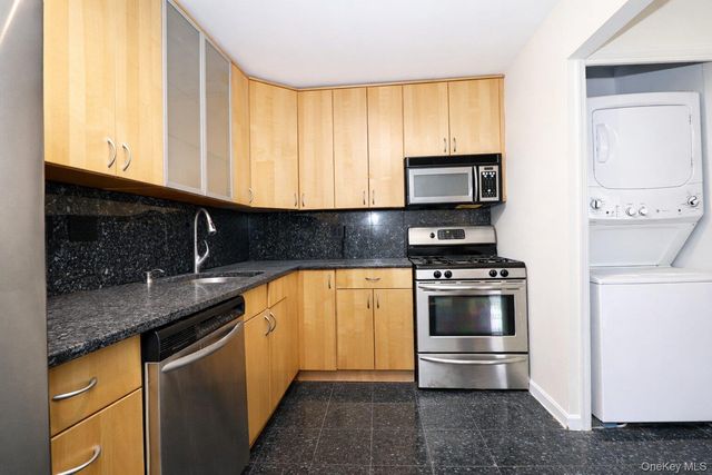 151-18 79th Street 2K2, Howard Beach, NY 11414